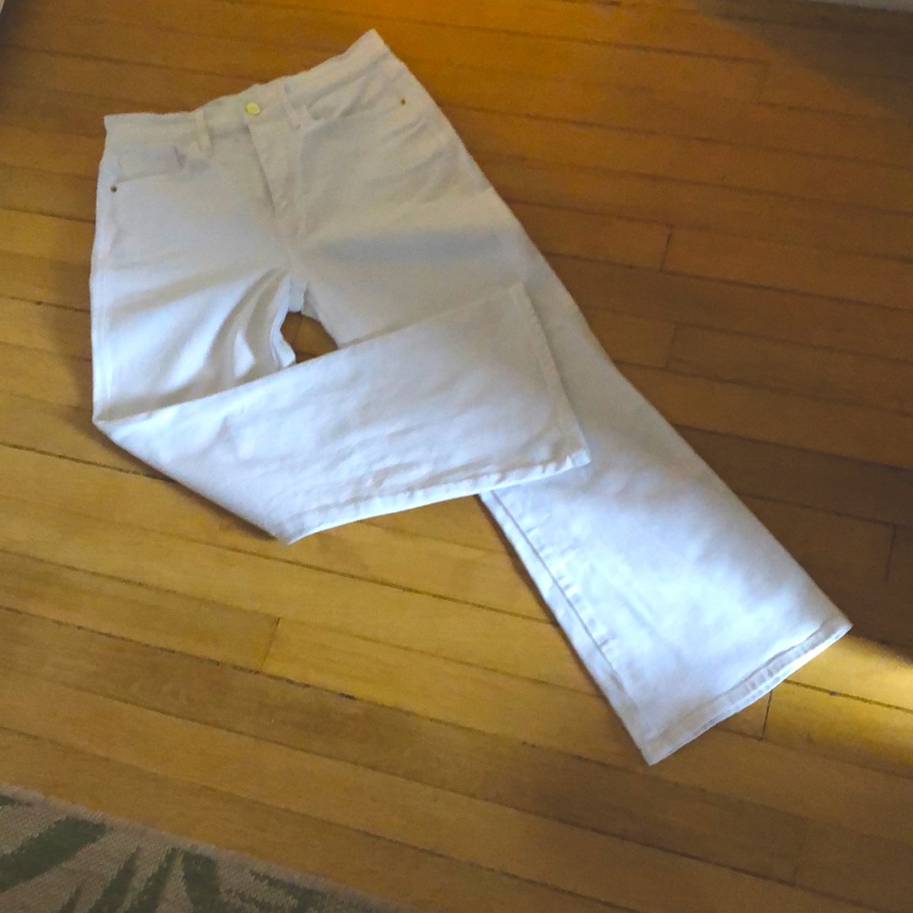 Frame Denim Le Sylvie Kick Boot. Optic White. Great fit!